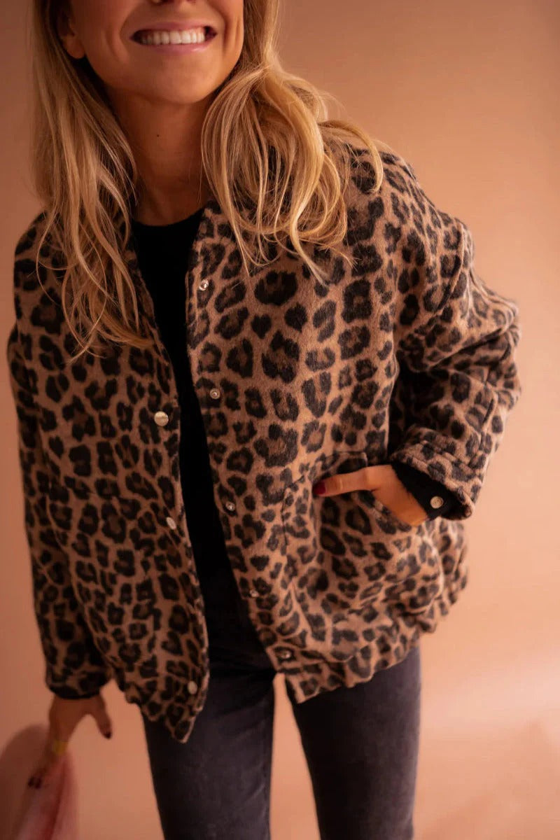 Giubbotto Leopardato da Donna con Bottoni Automatici