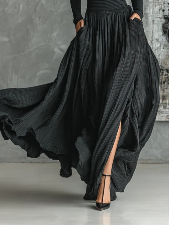 Cybele™ | Completo nero con dolcevita e gonna plissettata