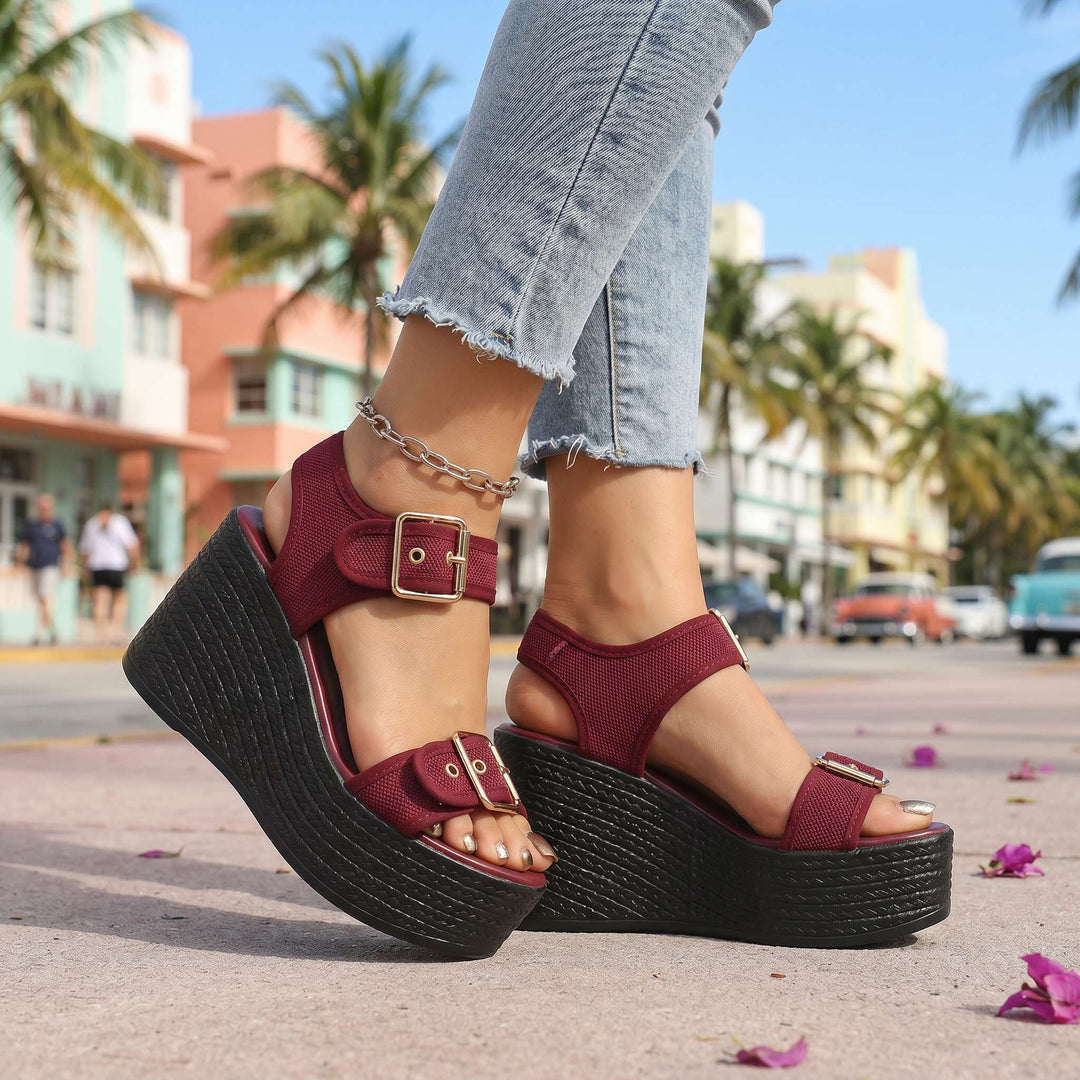 Emilia | Sandali con zeppa e fibbia